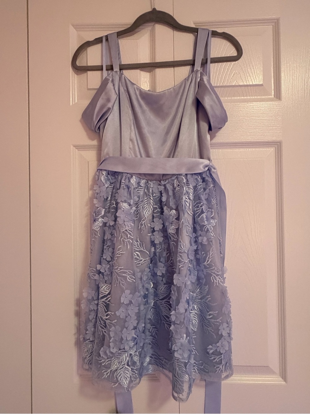 Le Chateau Woman’s Lilac Floral Party Dress